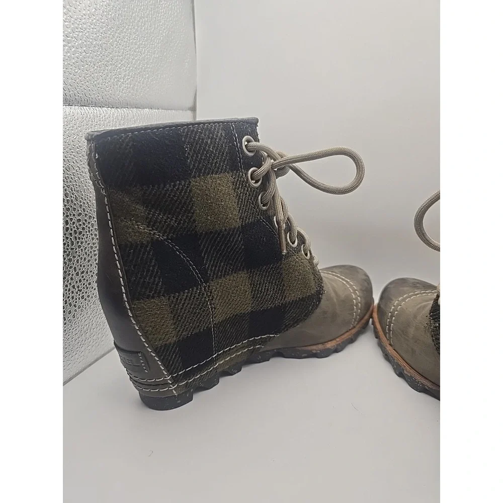 Sorel Buffalo Check Plaid PDX Wedge Boots Bootie Olive Green Women's Size Size 6